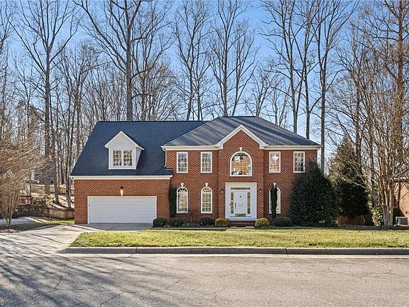 3rd image of 3107 Lodge Dr