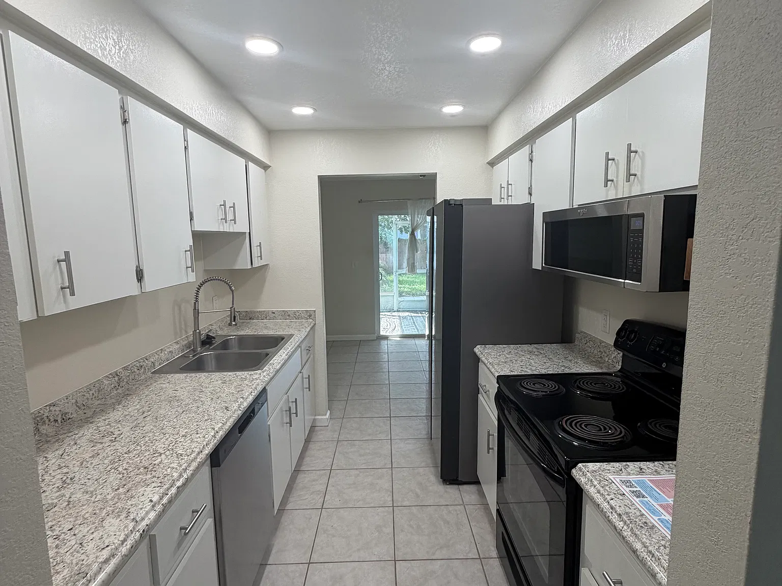 3 bed, 1225 sqft, $2,750 — Photo 4