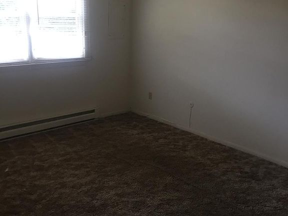 3rd image of 8422 Tidewater Dr APT 5