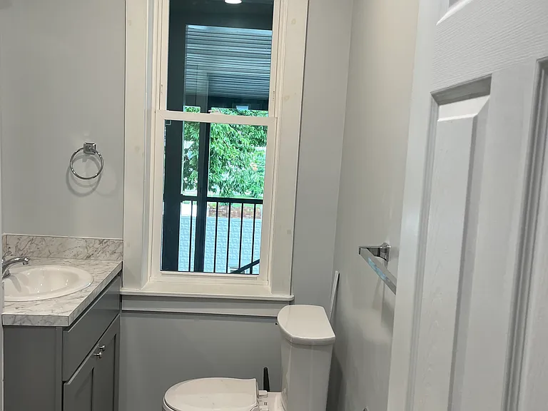 234 Summit Ave #E — Photo 8