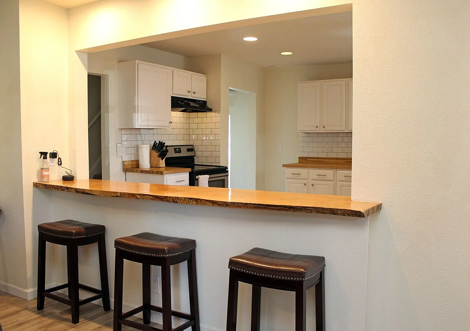 Charming Remodeled 4 Bedroom Home One Block From N Mississippi! — Photo 3