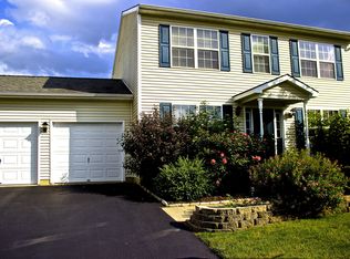 10 Granite Ln, Troy, NY 12180