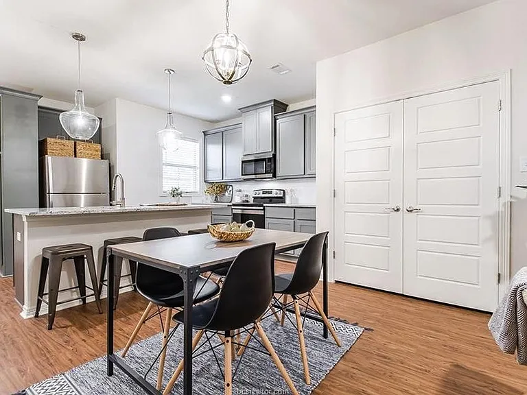 3105 Green St #111 — Photo 9