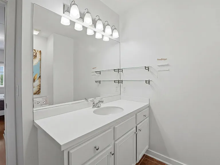 5588 N Lincoln Ave #402 — Photo 17