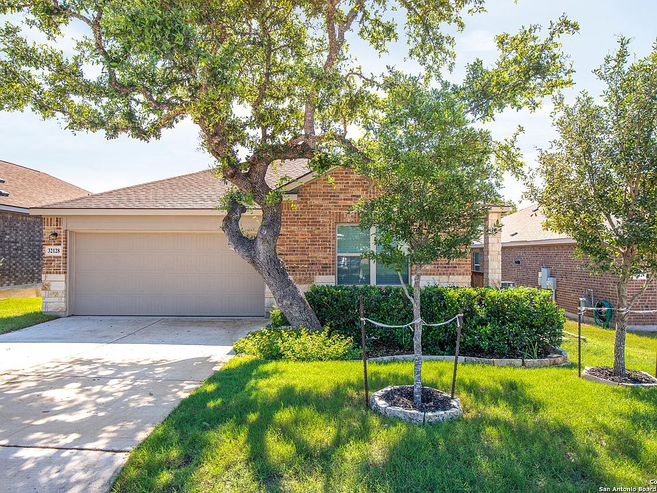 1st image of 32128 Camellia Bend