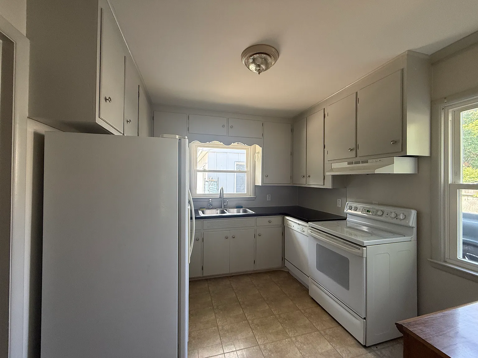 2 bed, 884 sqft, $1,450 — Photo 2