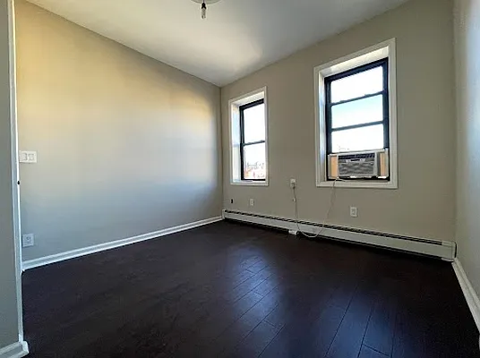 Rented by The Agency | media 2