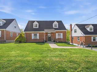 22 Pine Hill Dr, Highland Heights, KY 41076