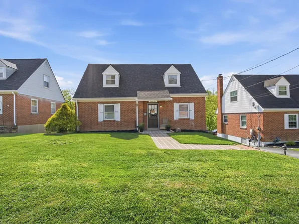 22 Pine Hill Dr, Highland Heights, KY 41076