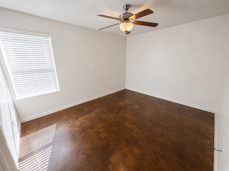 3800 John Chisholm Lp — Photo 18