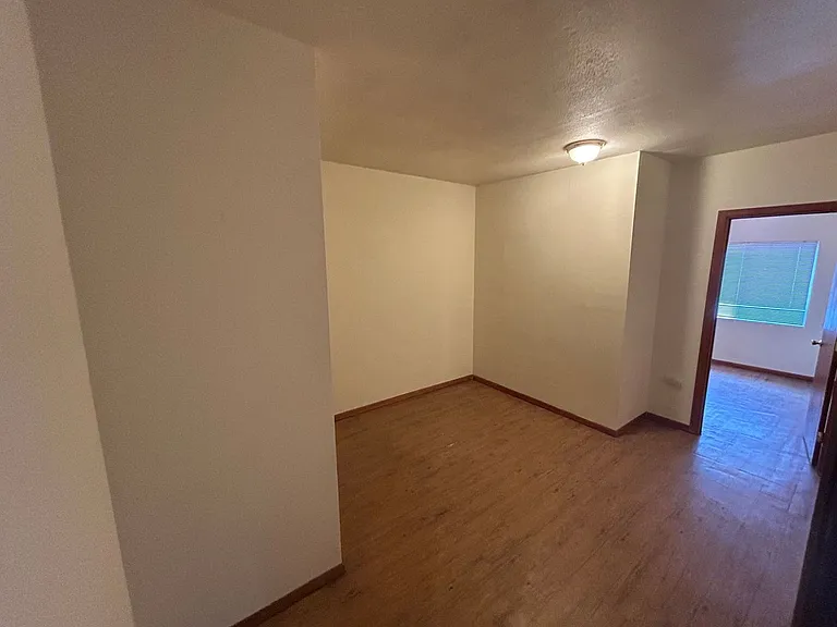 1249 E 6th St — Photo 7