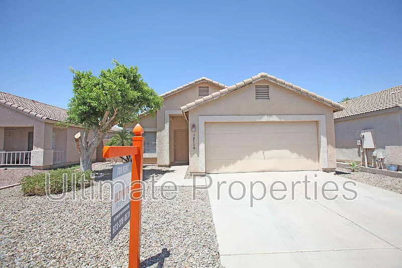 3 bed, 2.0 bath, 1348 sqft, $1,795 — Photo 2