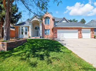 618 Oakhurst Dr, Cheyenne, WY 82009