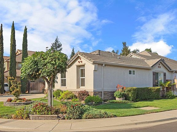 3rd image of 1915 Belmont Pl