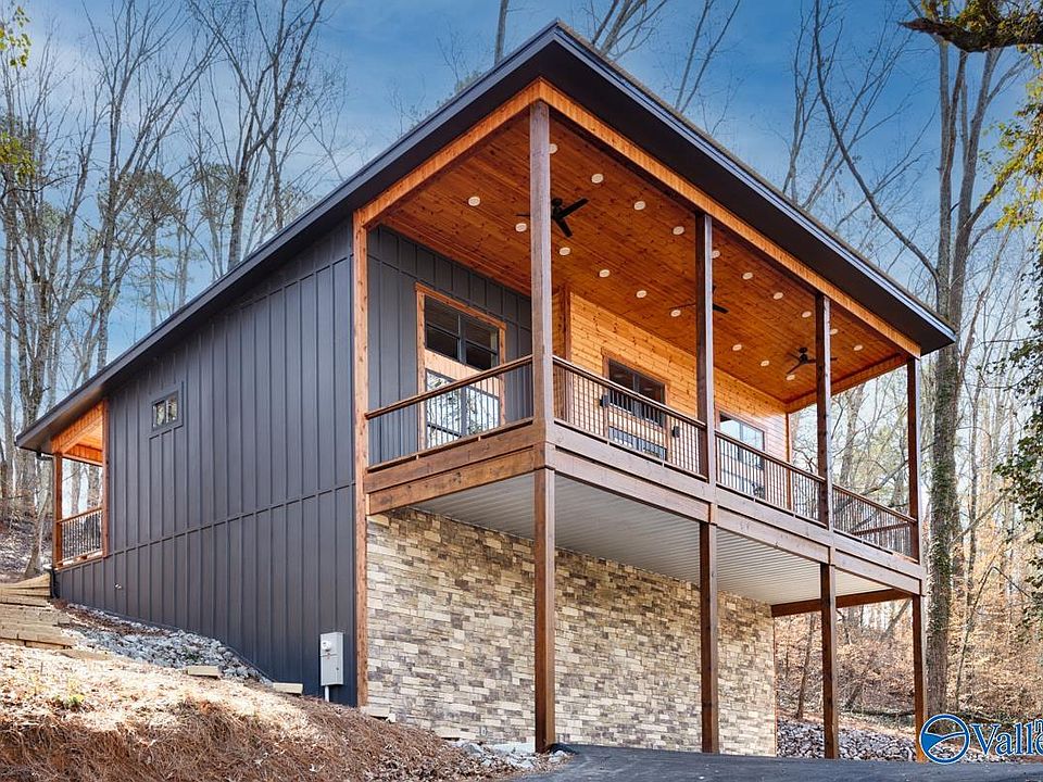 1st image of 437 Shoreland Cir