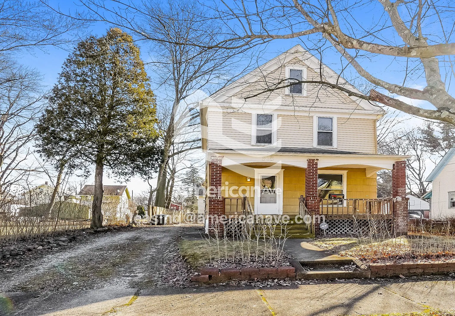 4 bed, 1.5 bath, 1418 sqft, $1,325 — Photo 1