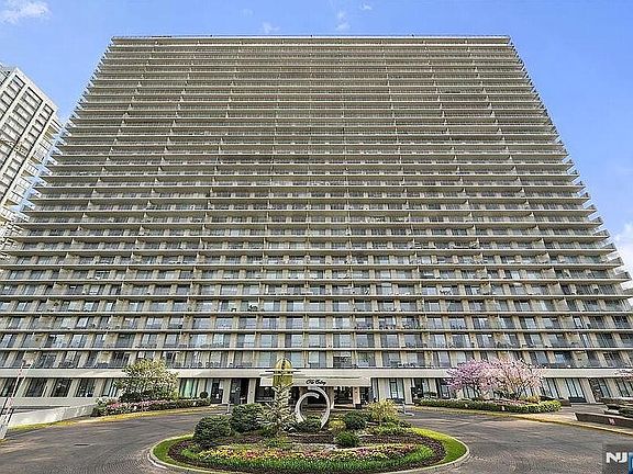 2nd image of 1530 Palisade Ave APT 23G