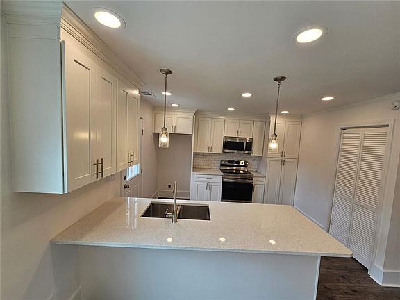 2nd image of 5 George Wythe Pl NW