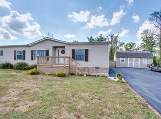 103 Dream Catcher Ln, Powell, TN 37849