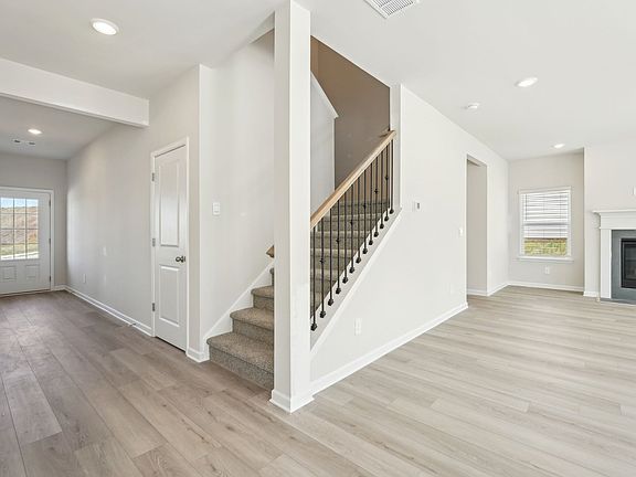 The Dakota floorplan with the Sleek 1 interior package.