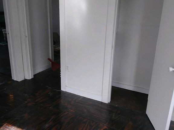 3rd image of 2514 SW A Ave