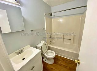 101 Daniel St APT B, Brookneal, VA 24528