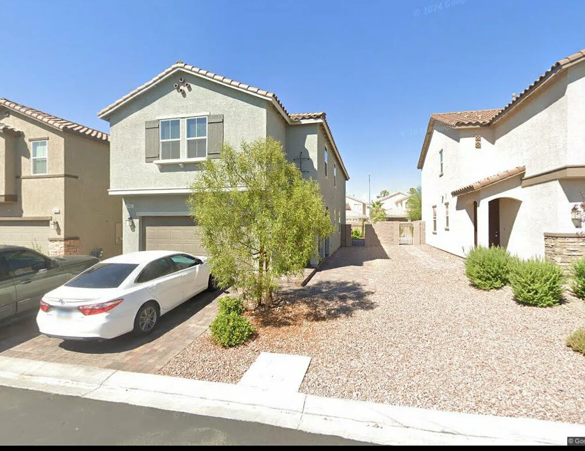 5 bed, 2466 sqft, $750 — Photo 1