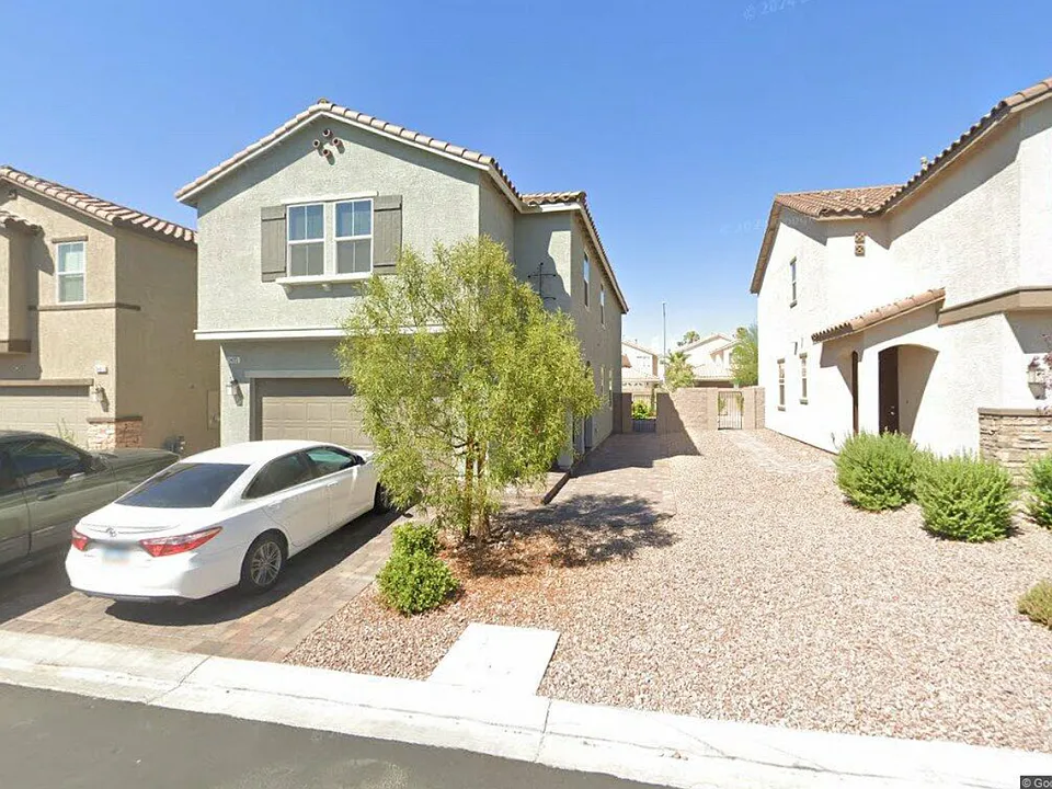 3435 Sierra Iris St
