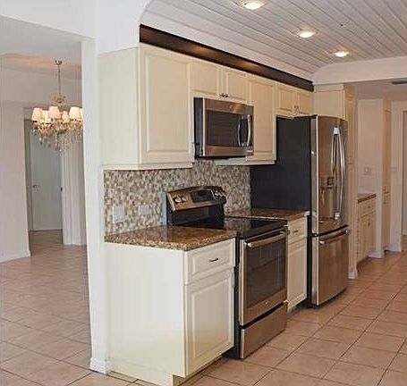 4th image of 3000 Island Blvd APT 804