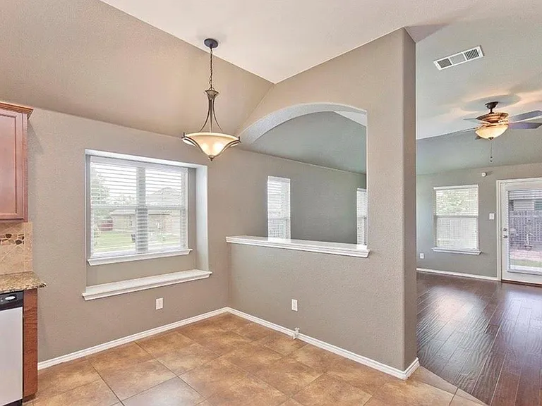 1052 Hot Spring Valley — Photo 9