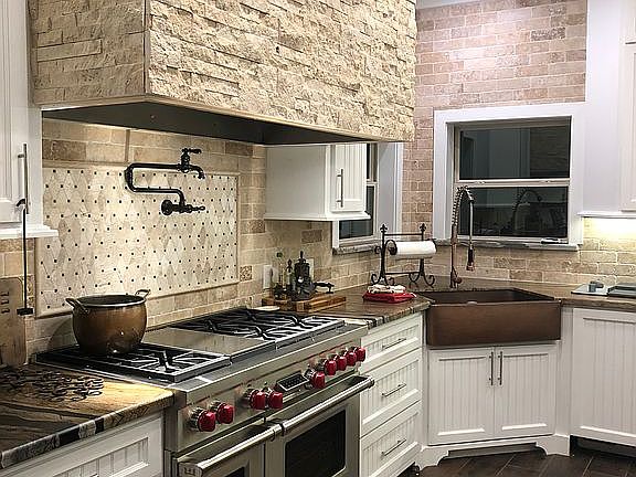 4th image of 2001 S Friendswood Dr