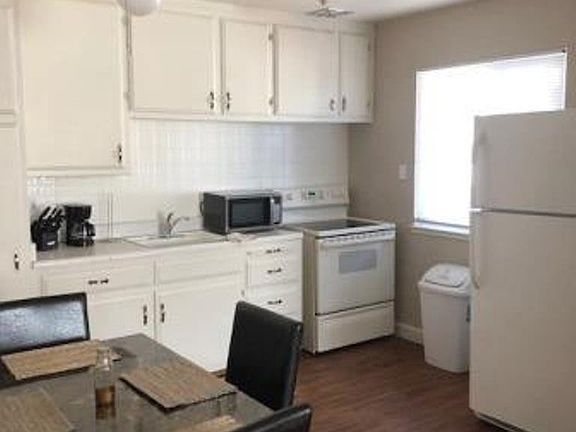 4th image of 318 6th St APT 3