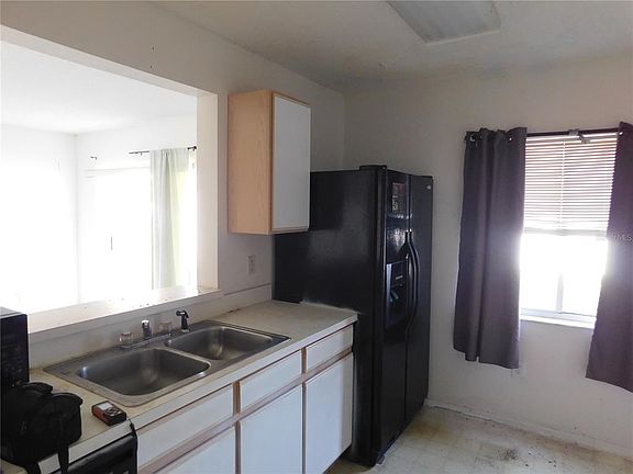 3rd image of 846 BURLWOOD STREET