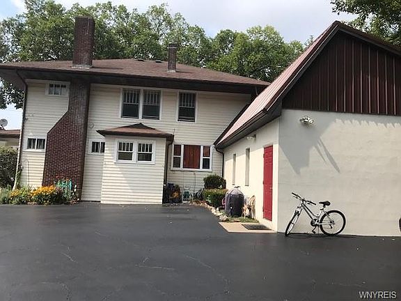 4th image of 279 Lake St
