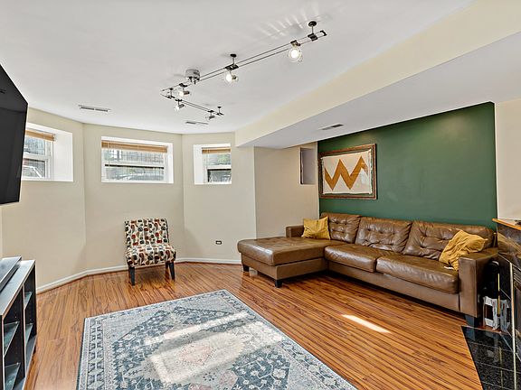 3rd image of 4519 S Calumet Ave #G