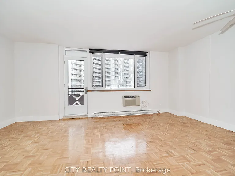 55 Isabella St #1204 — Photo 3