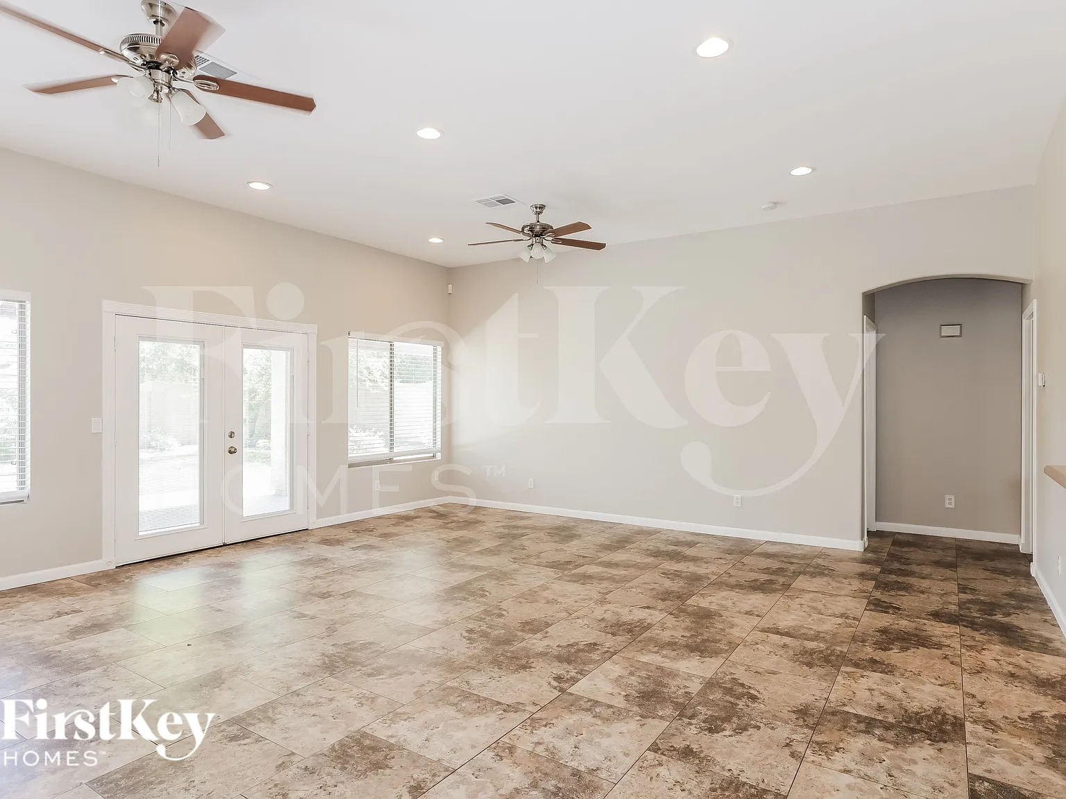 3 bed, 2.0 bath, 1551 sqft, $2,305 — Photo 2
