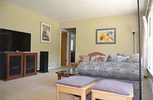 3rd image of 715 Collegewood Dr
