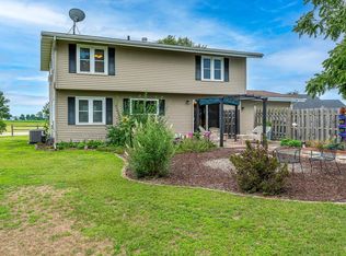 5511 Squire Cir, Thomson, IL 61285
