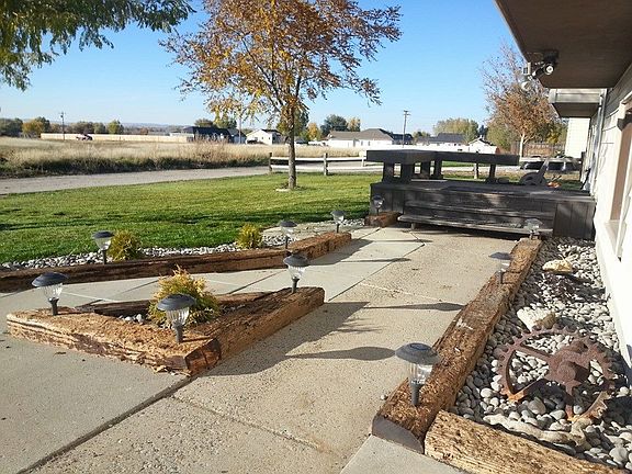 Beautiful Lanscaping