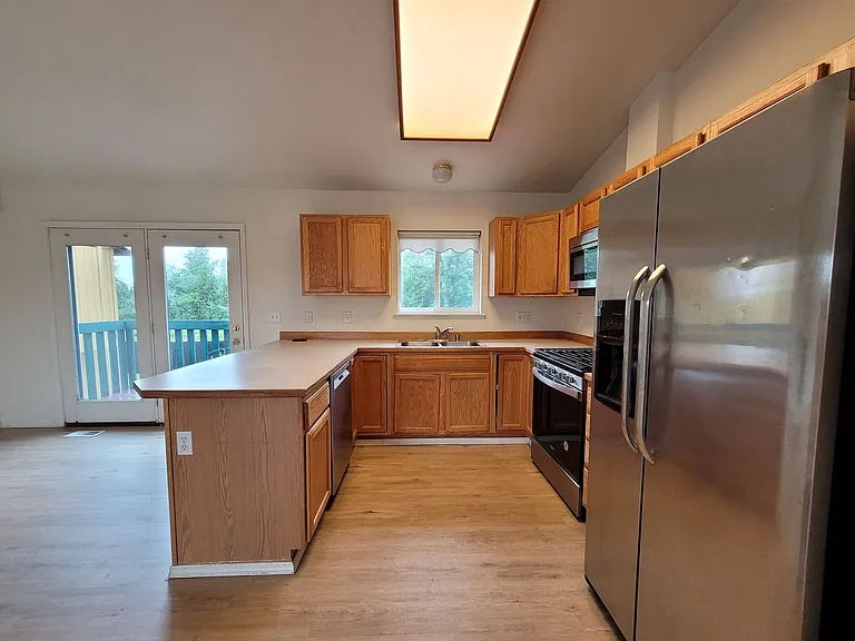1601 Waterwood Cir — Photo 2