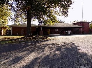 400 Grimes Ave, Holdenville, OK 74848