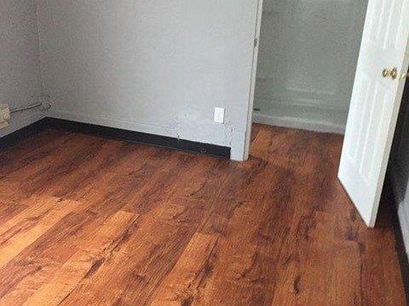 3rd image of 1215 Peach St