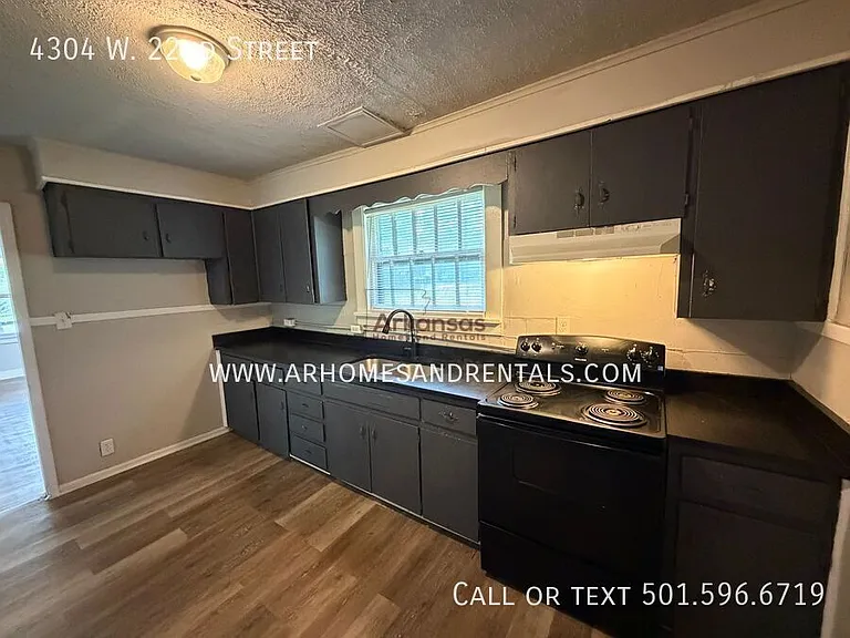 4304 W 22nd St — Photo 5
