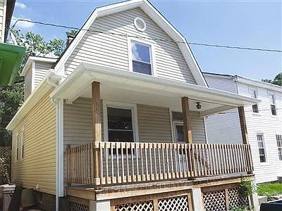 234 N E St photo 1