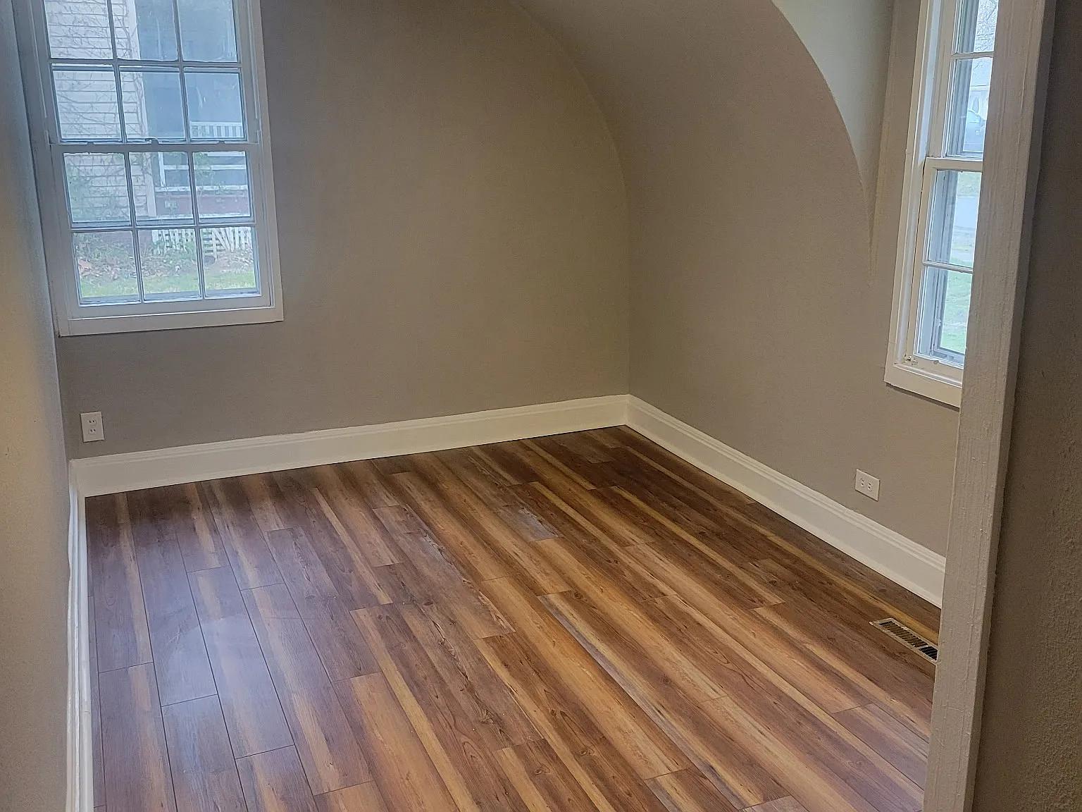 2 bed, 900 sqft, $1,100 — Photo 3