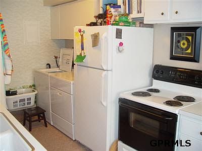3rd image of 2915 S 123rd St #59