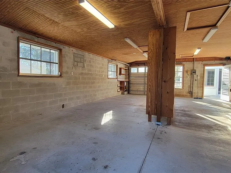 5847 Venisota Rd — Photo 22