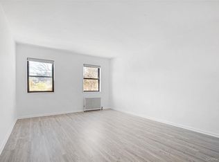 4715 216th St APT 3D, Bayside, NY 11361