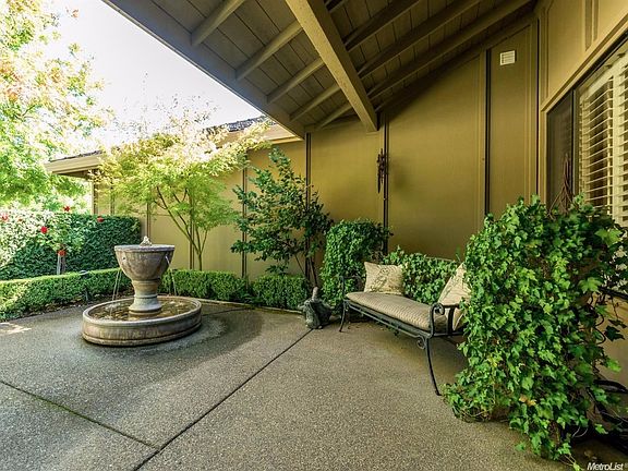 4th image of 11461 Huntington Village Ln